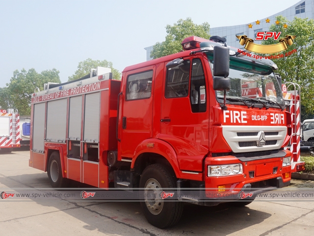 Right Front View of Fire Apparatus-Sinotruck